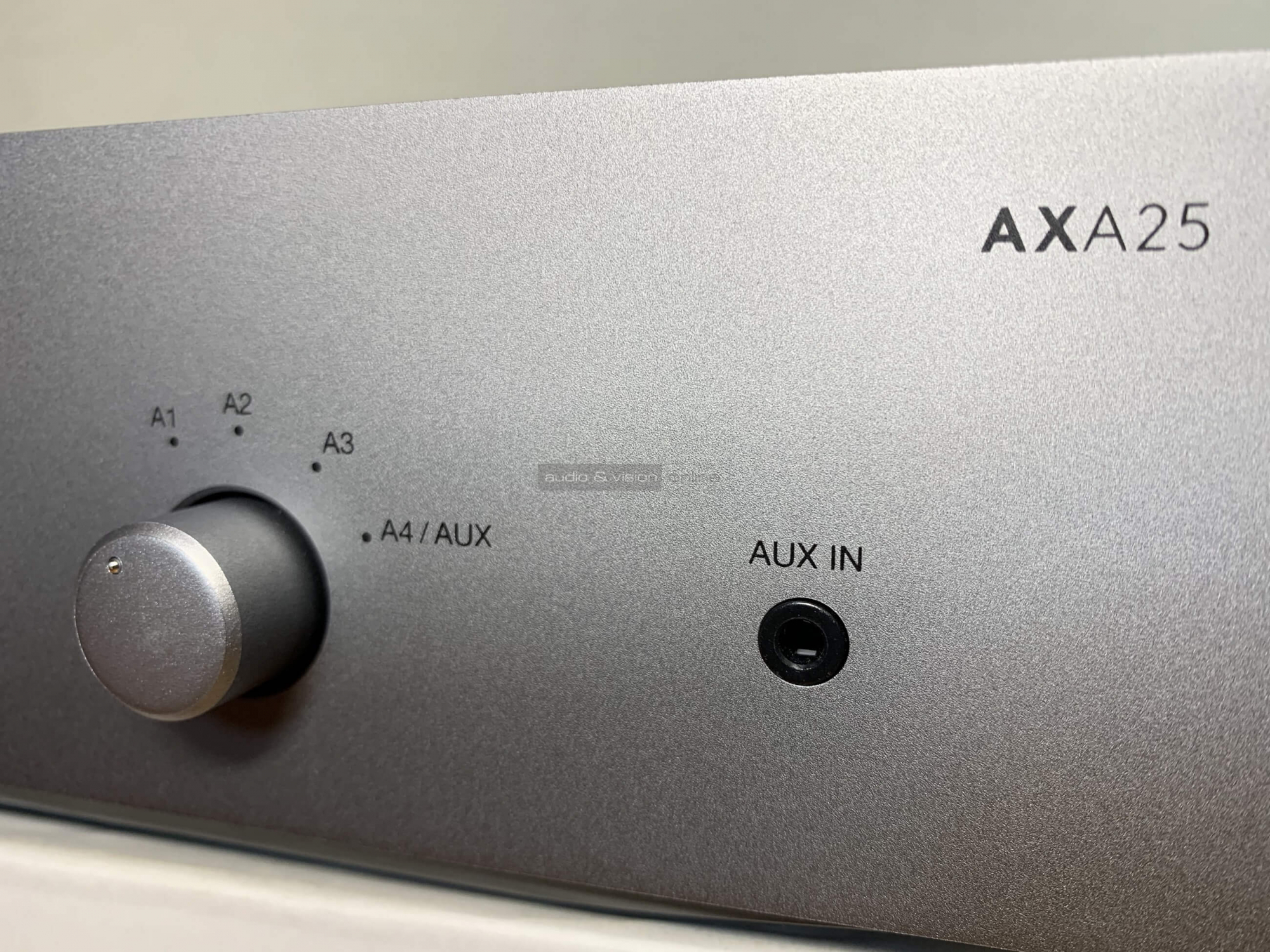 Cambridge Audio AXA25 sztereó erősítő AUX IN